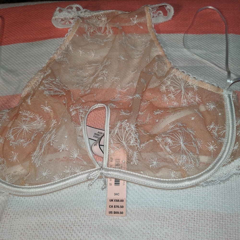 New with tags Victoria secrets bra 34C - Picture 2 of 2
